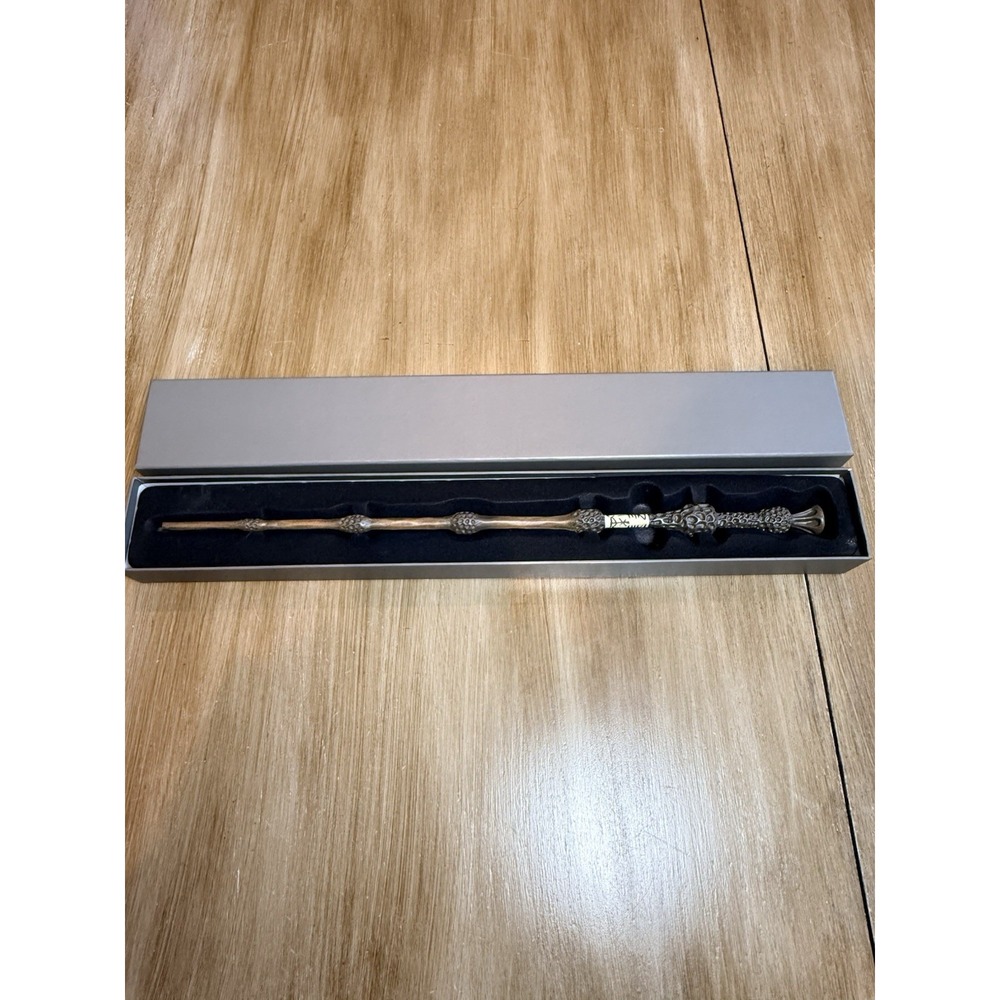 Universal Studios Harry Potter Professor Dumbledore Wand in Box Non Interactive - Picture 2 of 5
